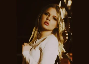 Coco Lovelock Age, Bio, Career & Net Worth 2025